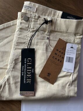 Liverpool Shorts Cream Tan Houndstooth Gia Glider Cruiser size 6